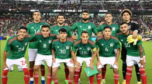 Jugadores de la selección mexicana posando para la foto